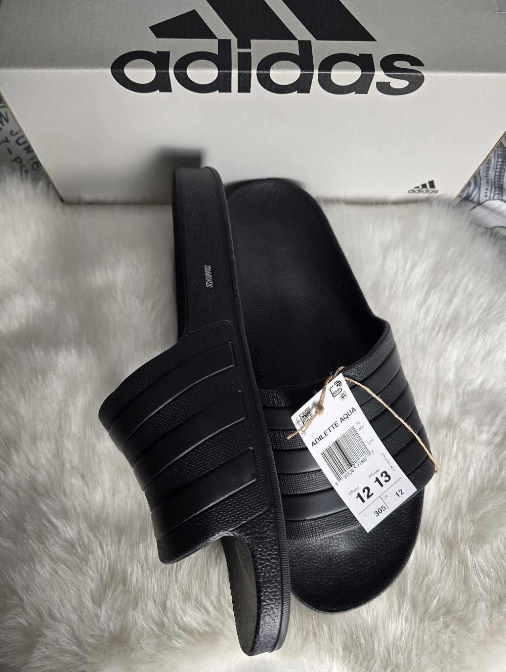Adidas Men's Aqua slides - Picture 4 of 10
